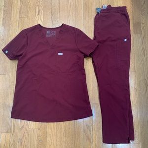 Women’s Figs burgundy scrub set Small Petite